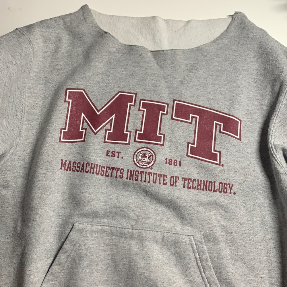 MIT DIY cut crewneck with pockets